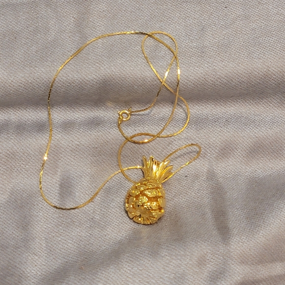 Vintage Gold Tone Pineapple Pendant & Gold Tone Necklace - Unique - Picture 4 of 12